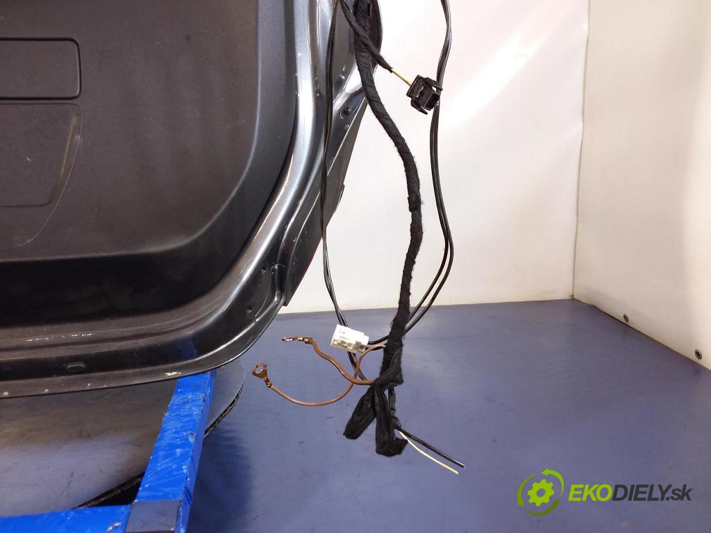 Audi A7 2011 zadní dveře kufra: kufr