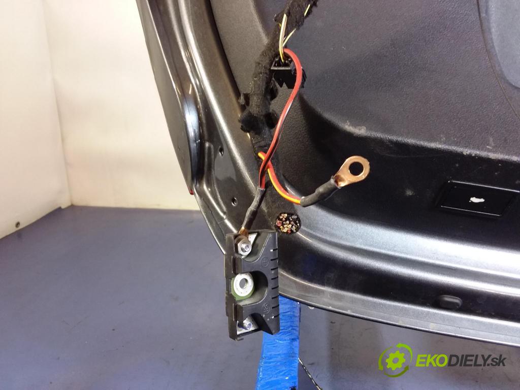 Audi A7 2011 zadní dveře kufra: kufr