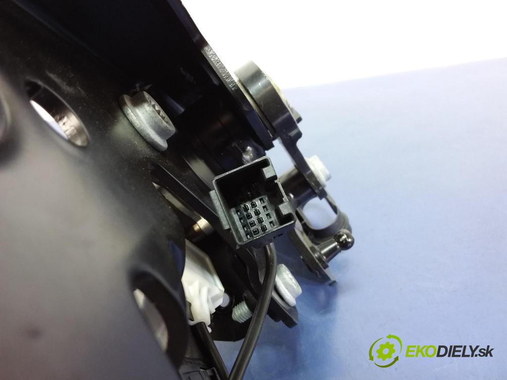 Audi A7 2011 Teleskop: Zadná: Klapky: 4G8827851B