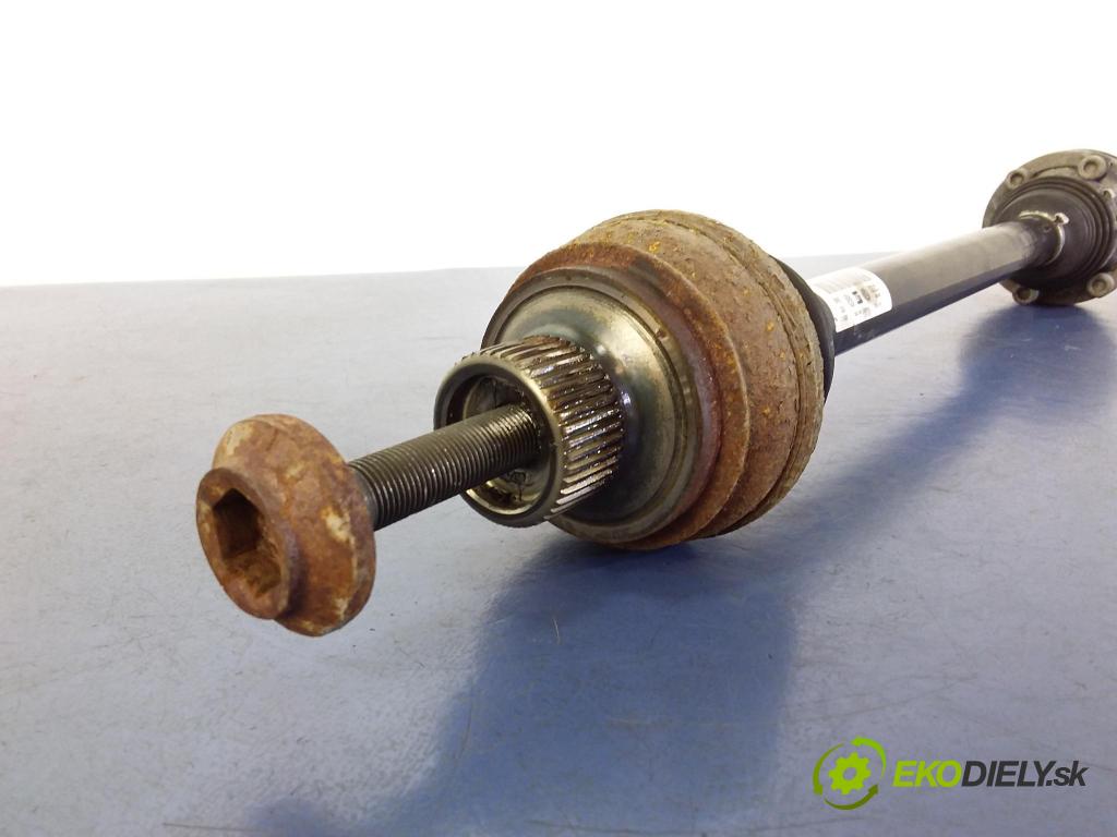 Audi A7 2011 poloos Prava: zad 8R0501203C