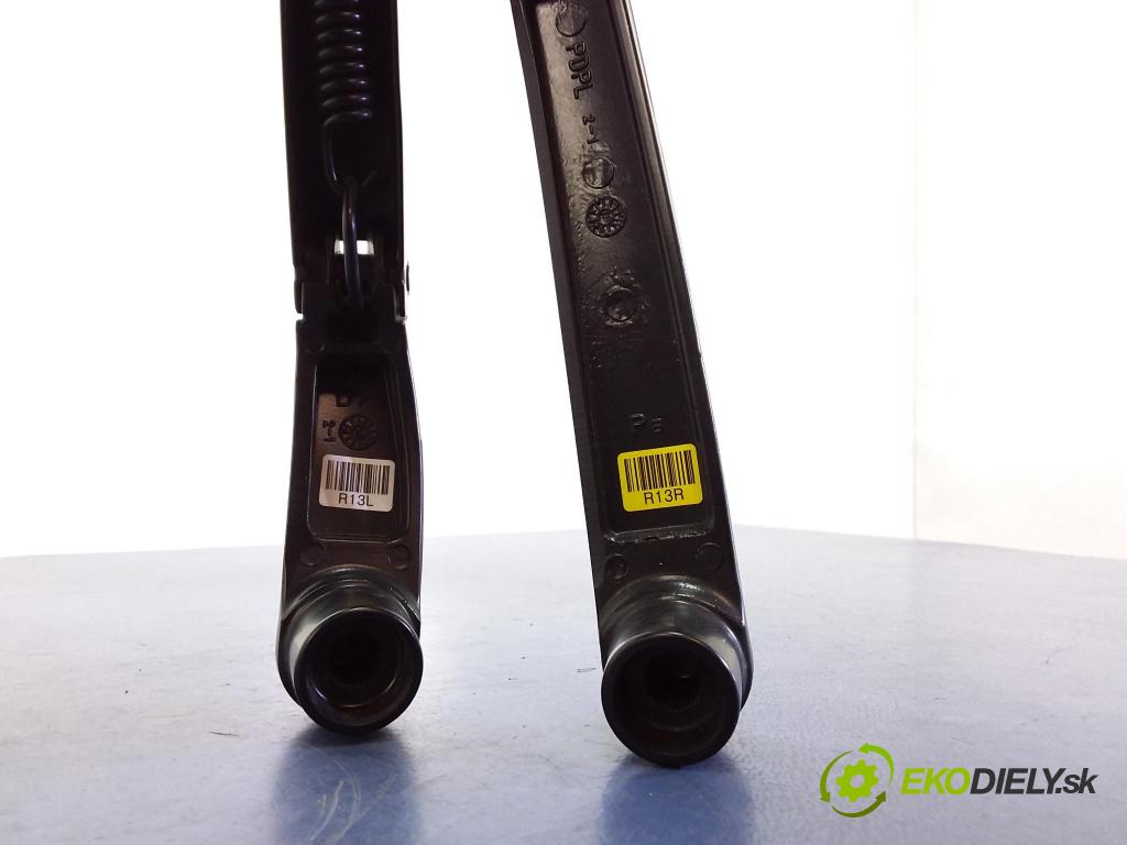 Hyundai I30 2020 Paže: Stěrače: před