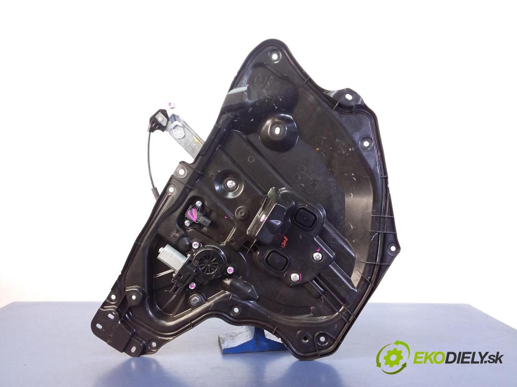 Mazda 3 2016 mechanismus stahování Sklenka: před v pravo: BJS75897X