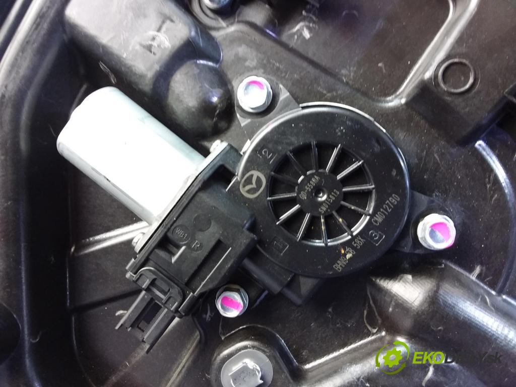 Mazda 3 2016 mechanismus stahování Sklenka: před v pravo: BJS75897X