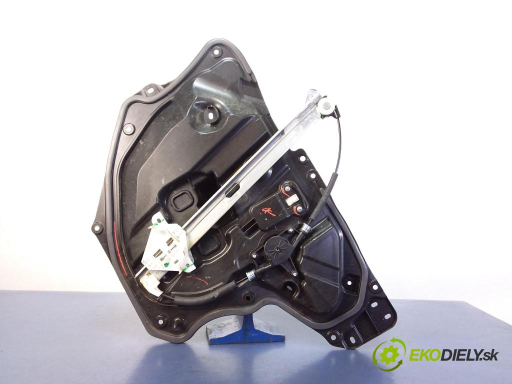 Mazda 3 2016 mechanismus stahování Sklenka: před v pravo: BJS75897X