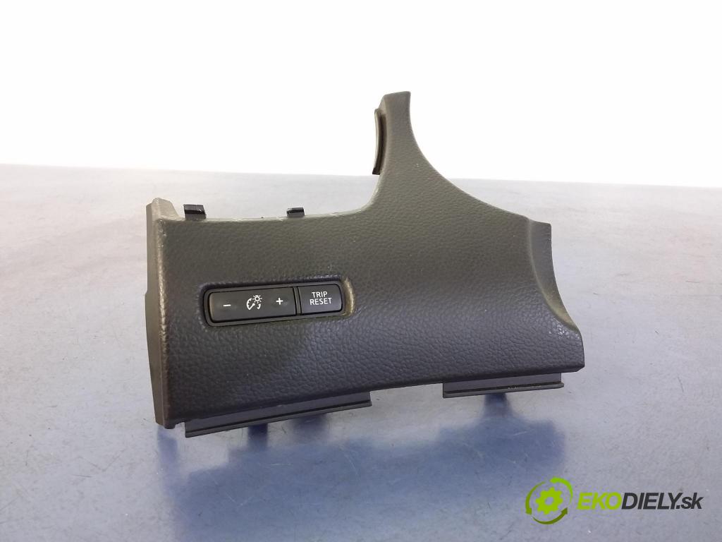 Nissan Qashqai 2014 kryt Plast: Interiéry: 684104EH0A
