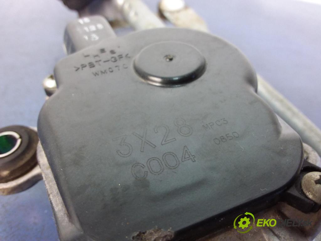 Nissan Qashqai 2014 mechanizmus motor: Stierače: Predné 