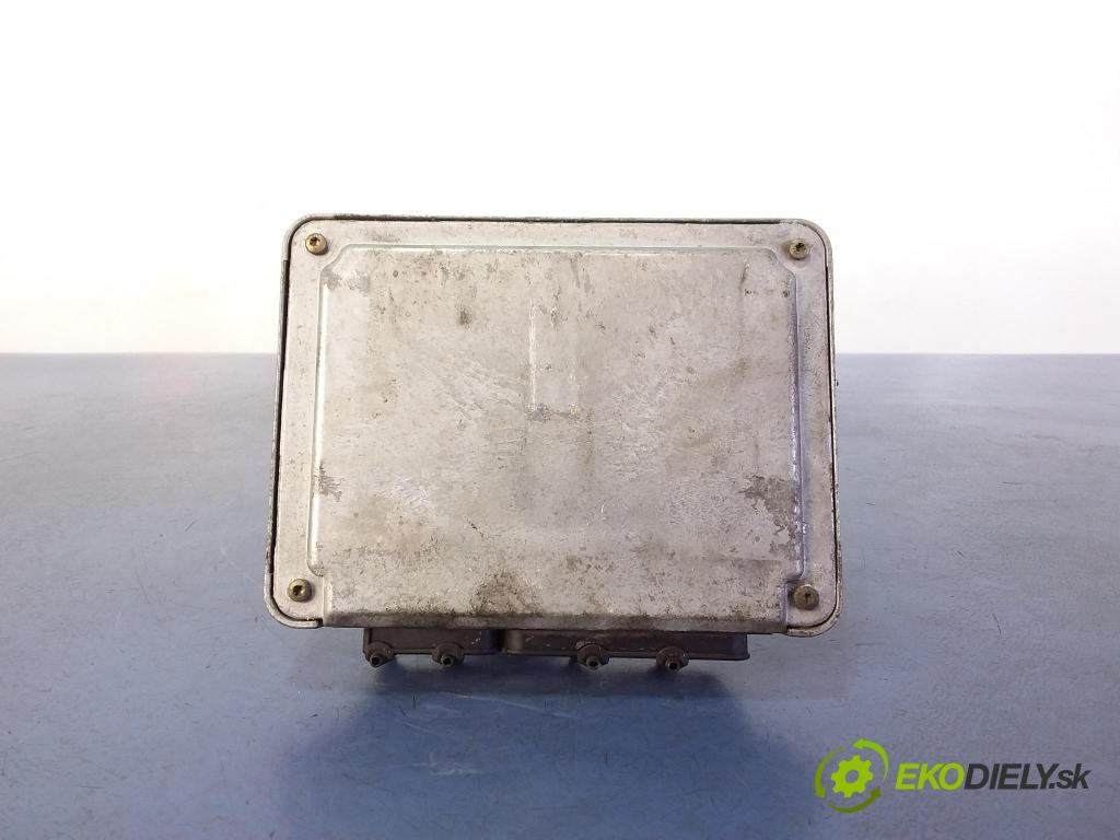 Vw Golf 1998 riadiaca jednotka Motor: 038906018AN