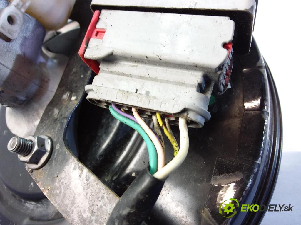 Peugeot 508 2012 servo Brzdní: