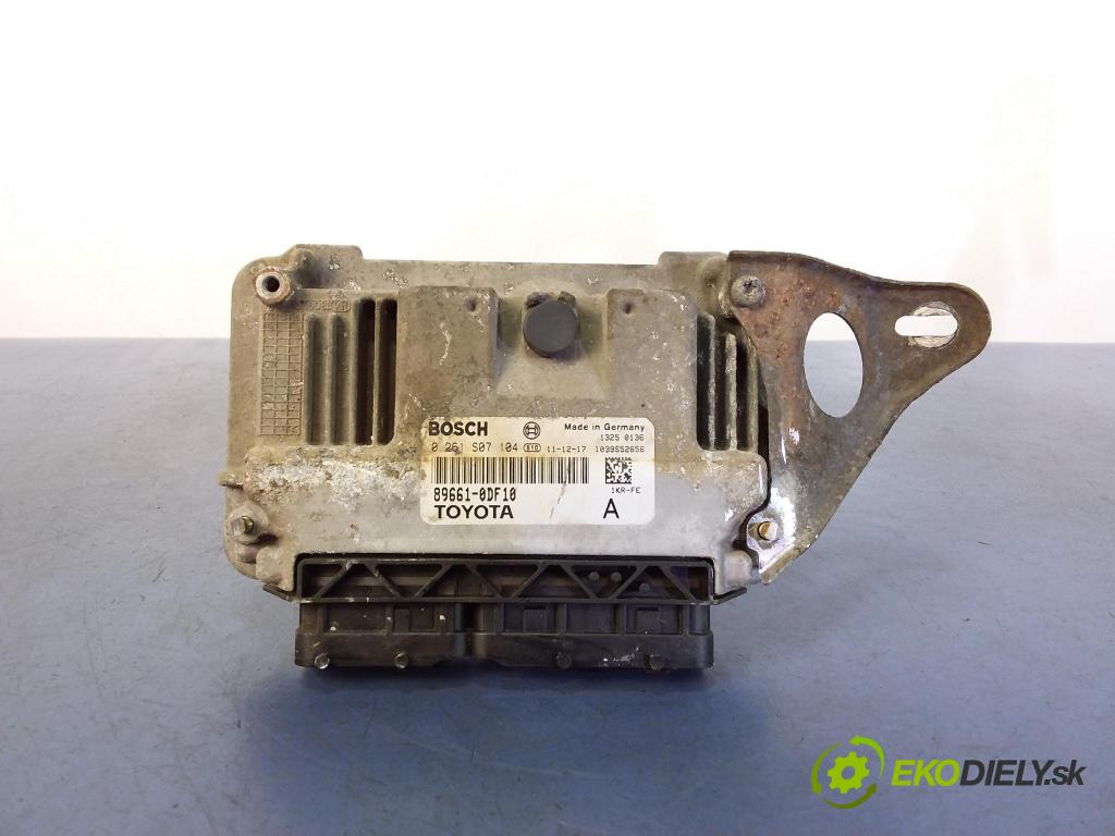 Toyota Yaris 2012 riadiaca jednotka Motor: 89661-0DF10