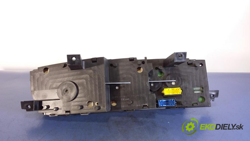 Nissan Primera 2002 prístrojovka/ budíky AV663