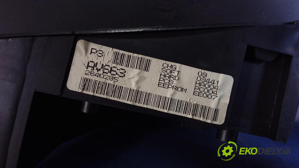 Nissan Primera 2002 prístrojovka/ budíky AV663