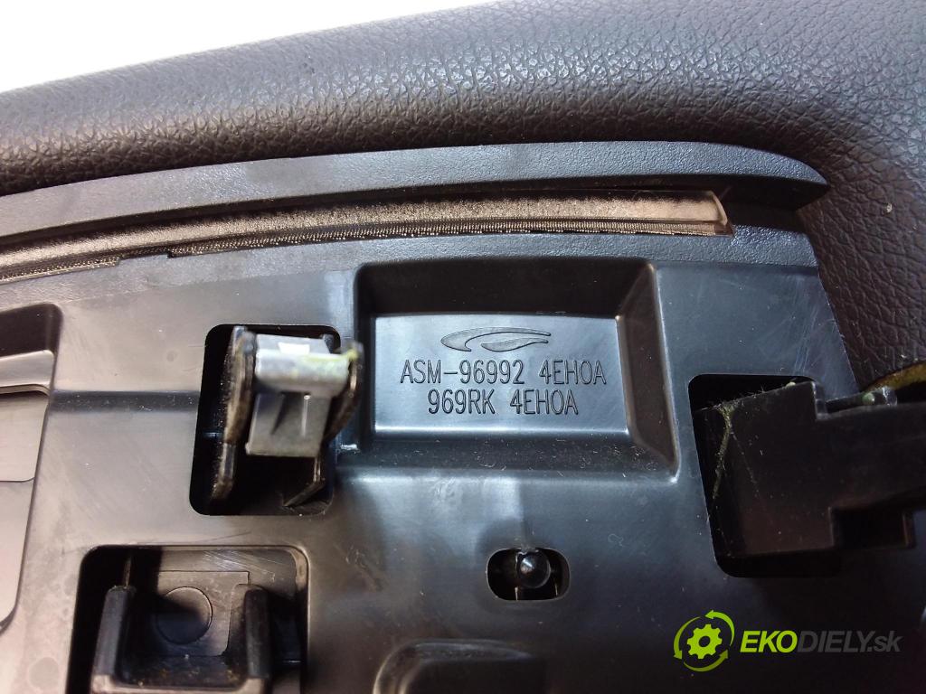 Nissan Qashqai 2015 kokpit,pristrojová doska 969RY4EH0A