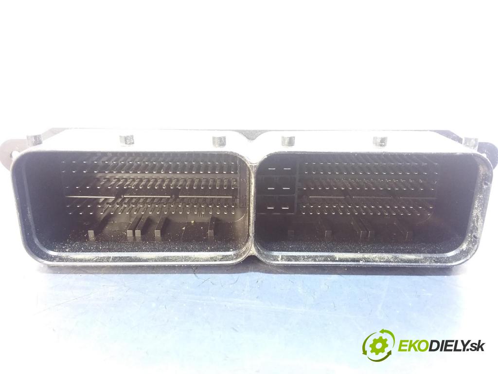 Vw Passat 2015 riadiaca jednotka Motor: 0281030429