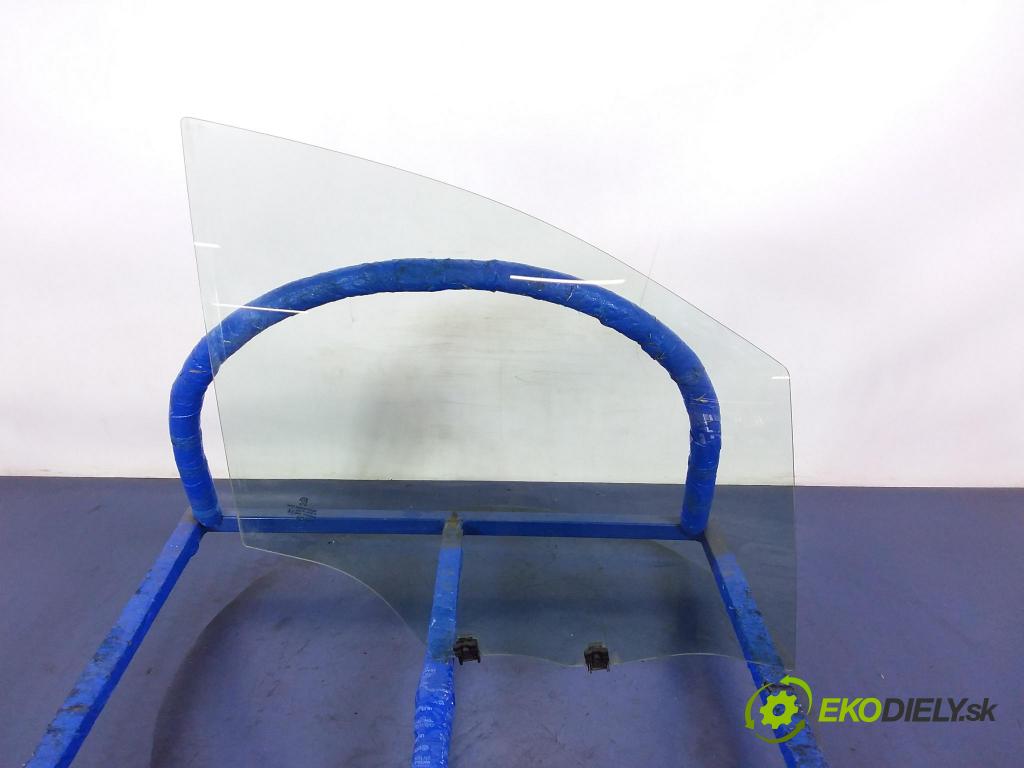 Peugeot 208 2015 sklo dvere Predné Prava: