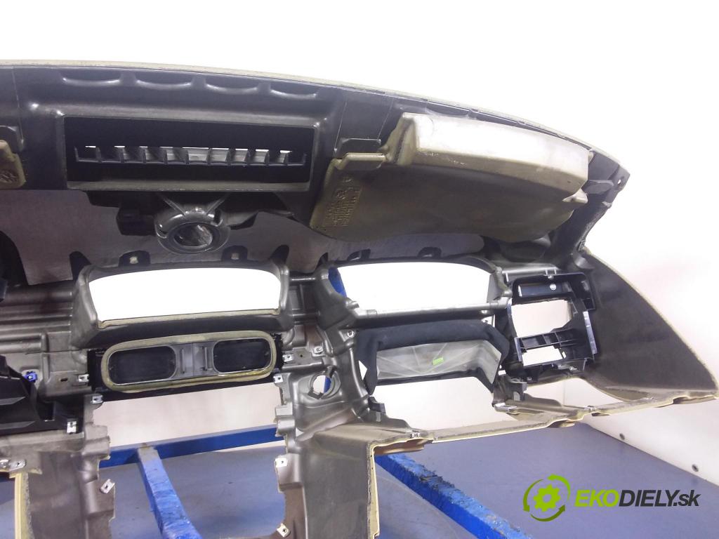Bmw Seria 5 2008 kokpit,pristrojová doska