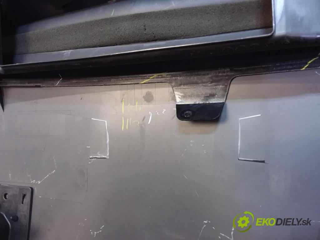 Mazda 2 2011 kokpit,pristrojová doska