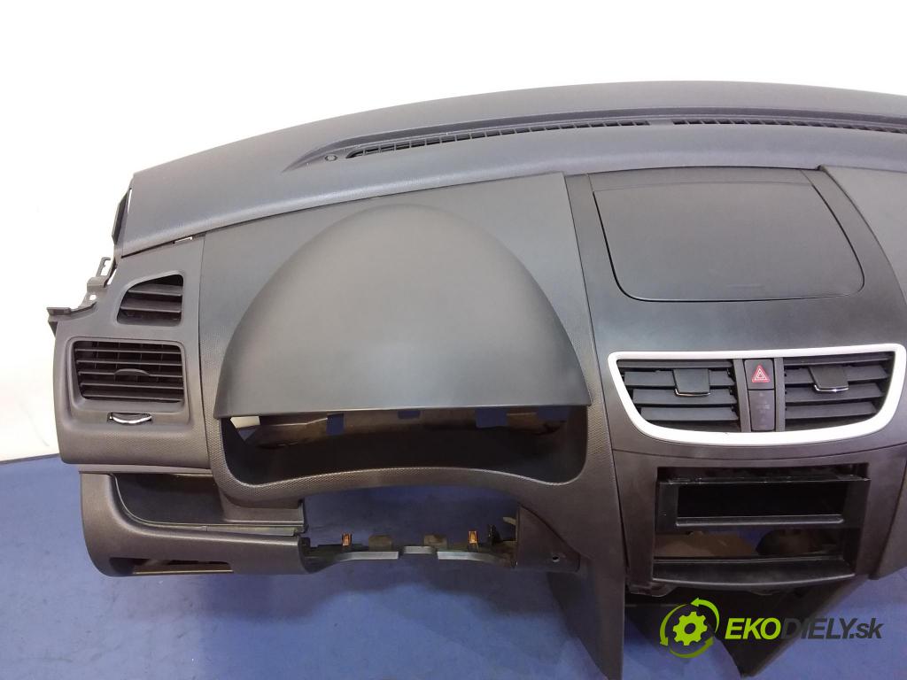 Suzuki Swift 2011 kokpit,pristrojová doska