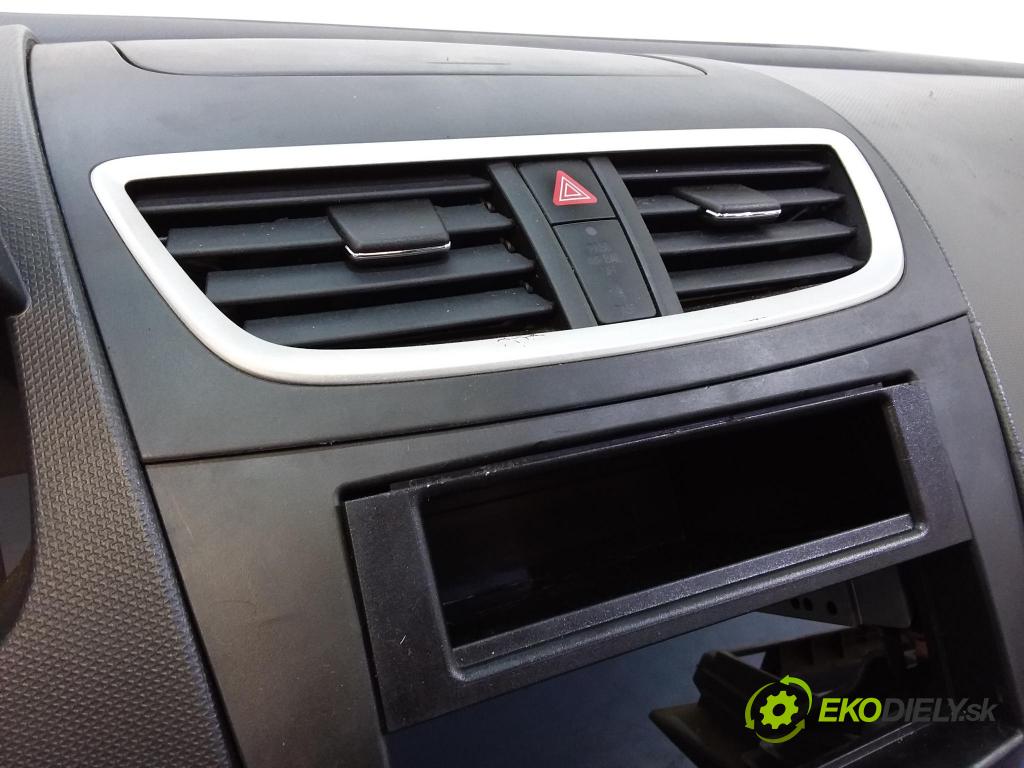 Suzuki Swift 2011 kokpit,pristrojová doska