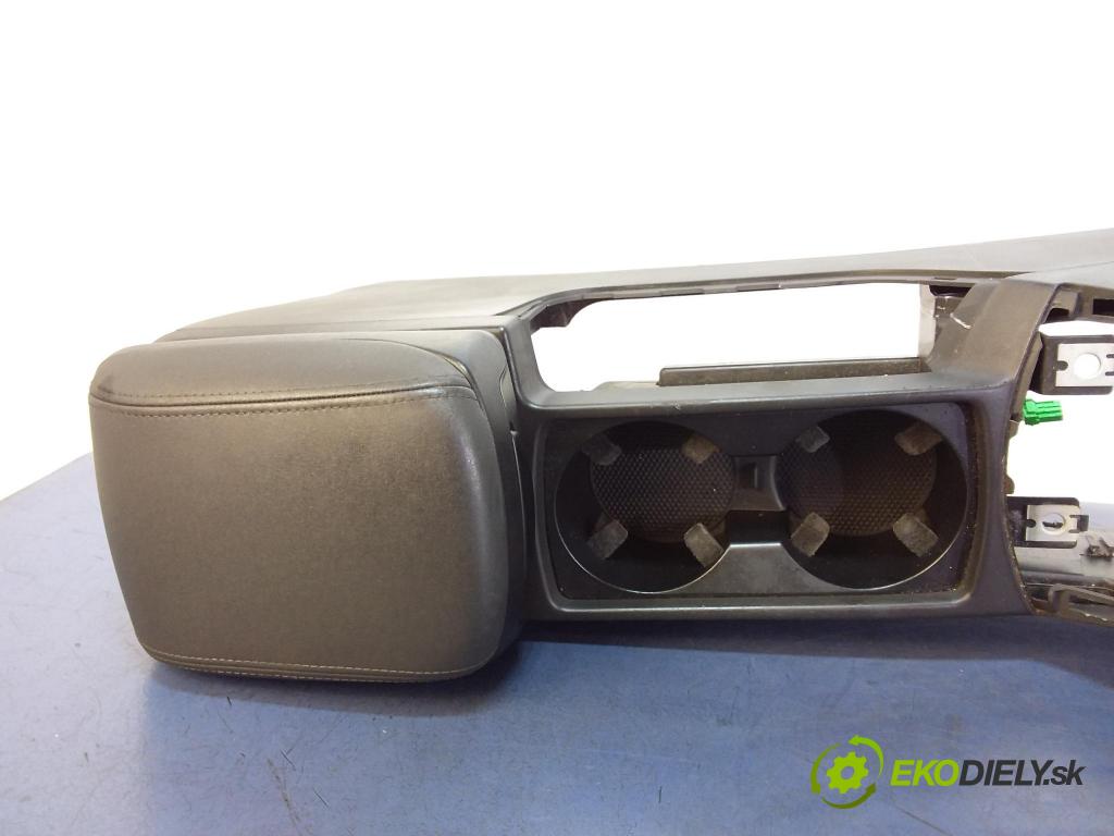 Volvo V50 2004 tunel Stredný: 8687408