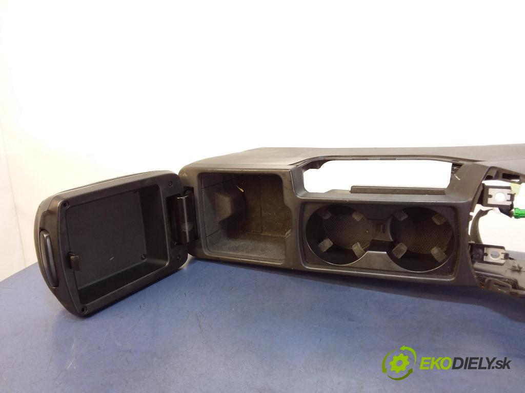 Volvo V50 2004 tunel Stredný: 8687408