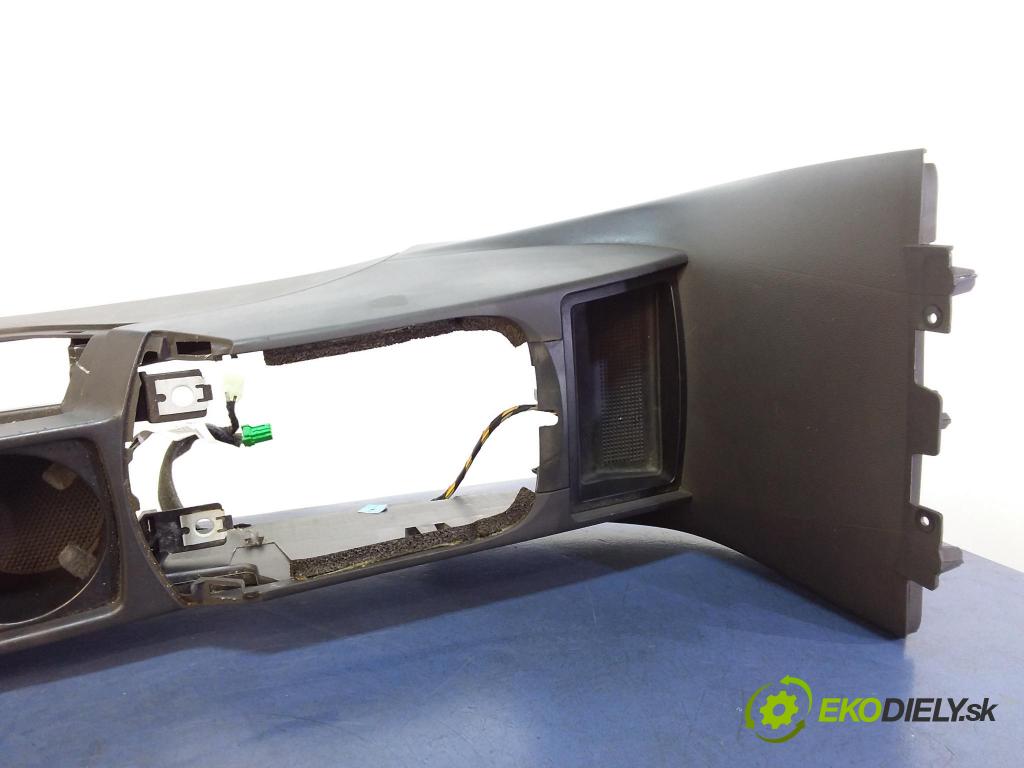 Volvo V50 2004 tunel Stredný: 8687408