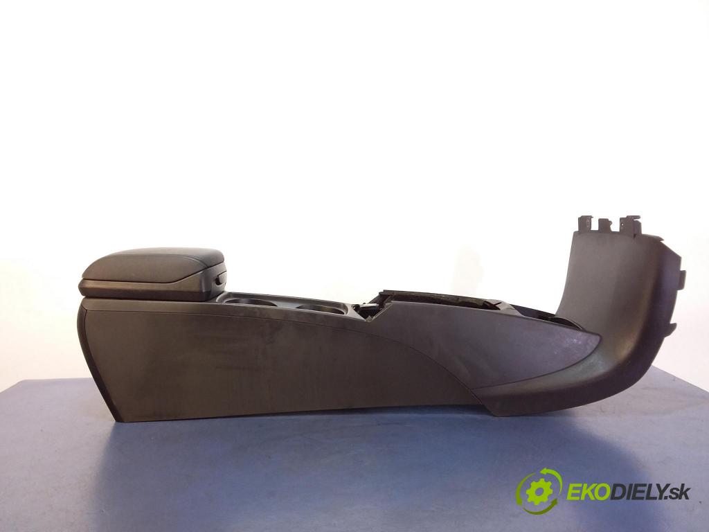 Volvo V50 2004 tunel Stredný: 8687408