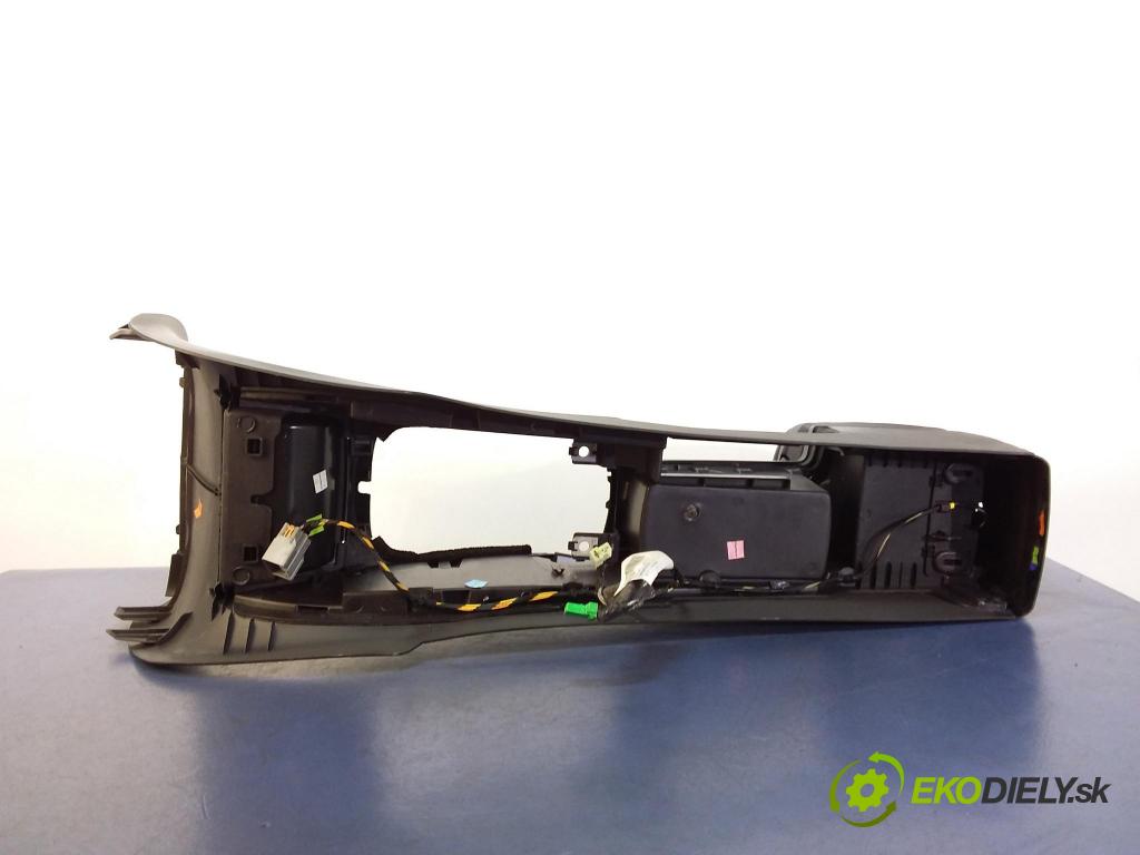 Volvo V50 2004 tunel Stredný: 8687408