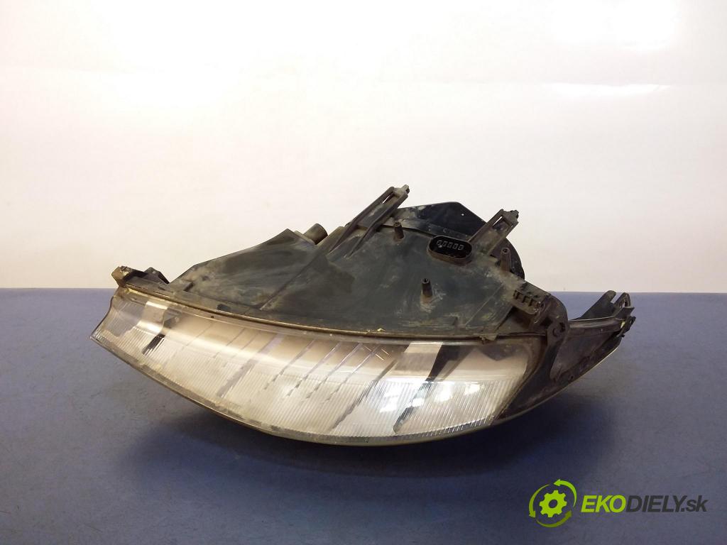 Ford Focus 2001 Reflektor: v pravo: 2M5113100