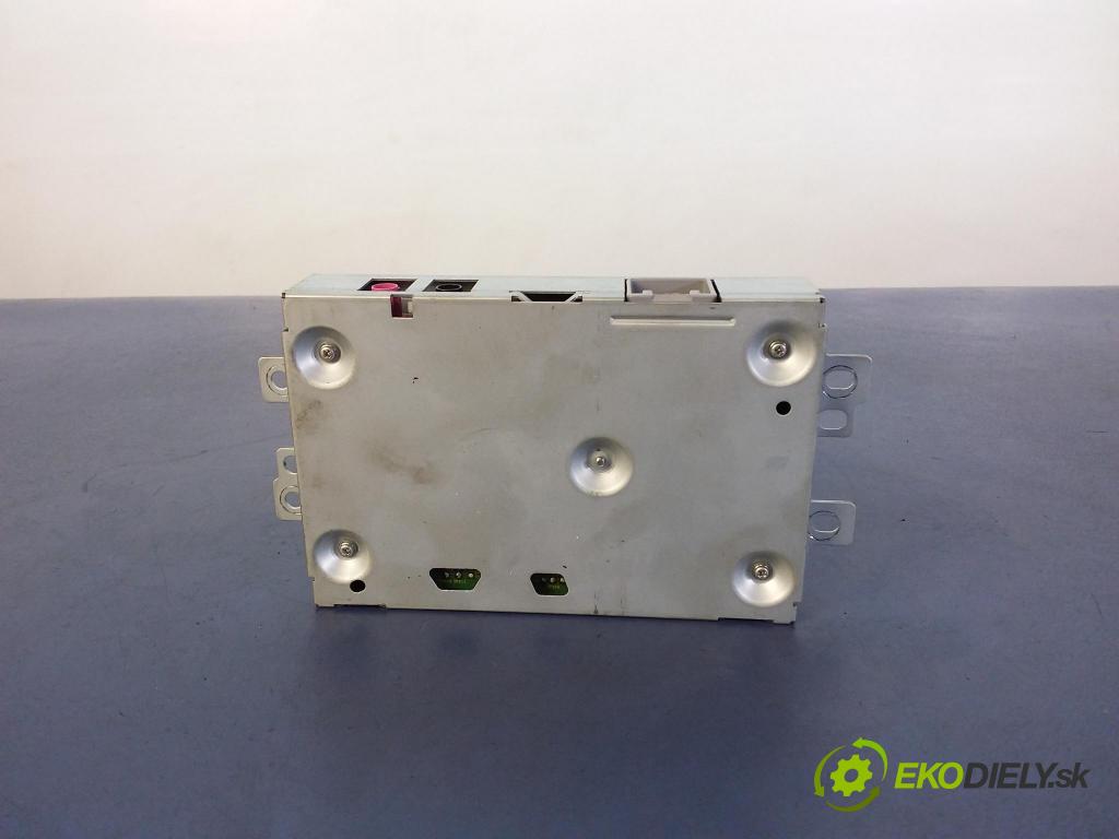 Ford Mondeo 2014 Radio I Navigácia: 6M21-220A20-AD