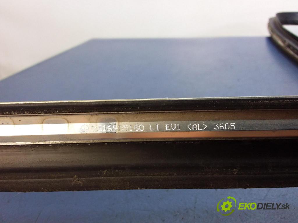 Mercedes R-klasa 2006 sklo Karoséria: zad 