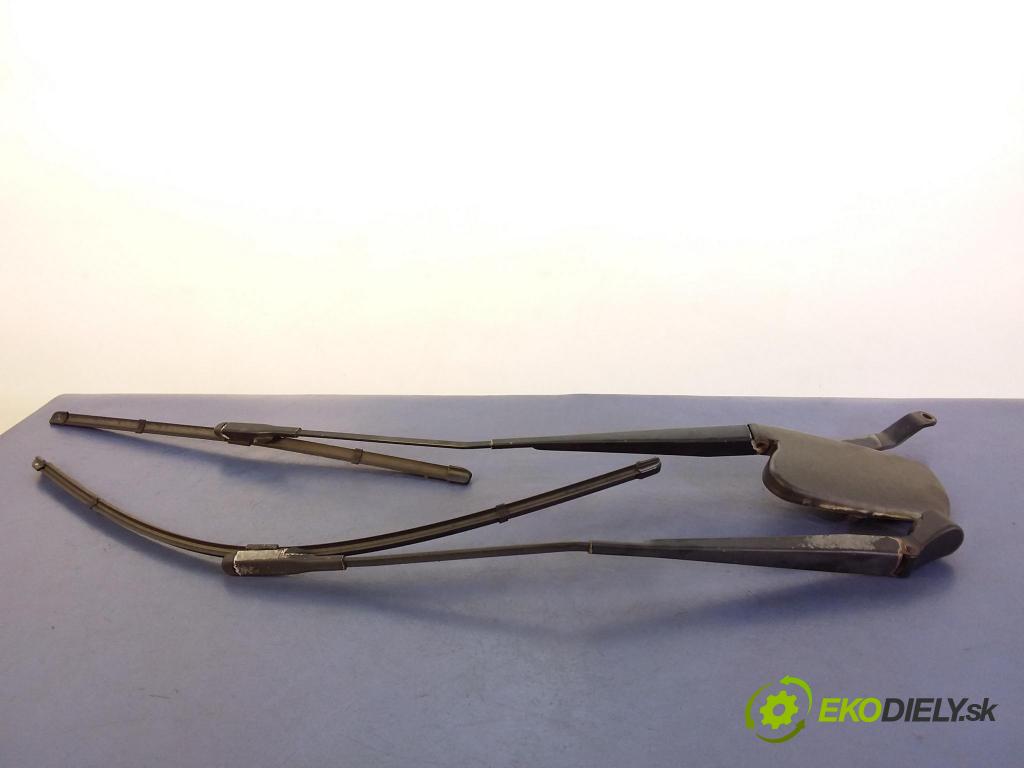 Mercedes R-klasa 2006 Paže: Stěrače: před A2518200840