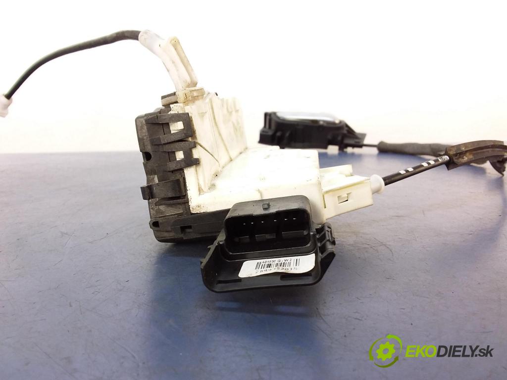 Citroen C5 2010 zámek dveře před v pravo: A01777