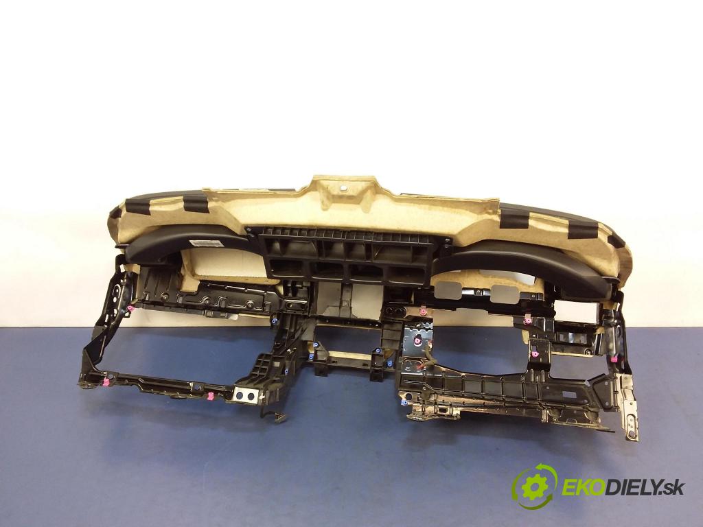 Opel Zafira 2009 kokpit,pristrojová doska