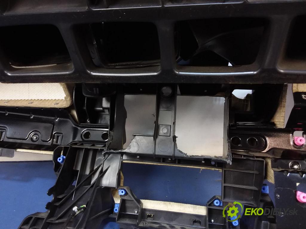 Opel Zafira 2009 kokpit,pristrojová doska