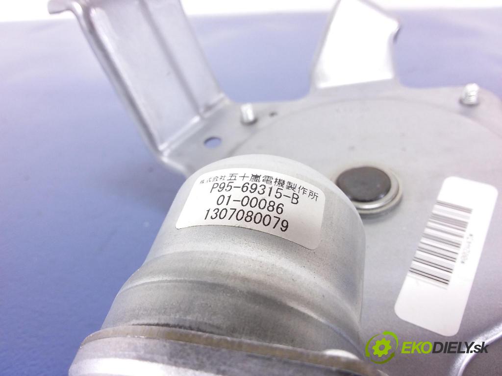 Honda CR-V 2014 zadna dveře kufra: kufra: P95-69315-B