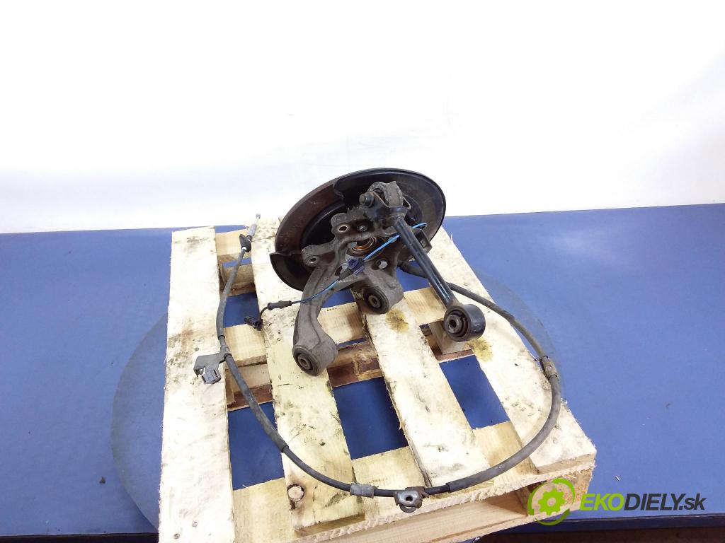 Honda CR-V 2014 Rozbočovač: kola: zad