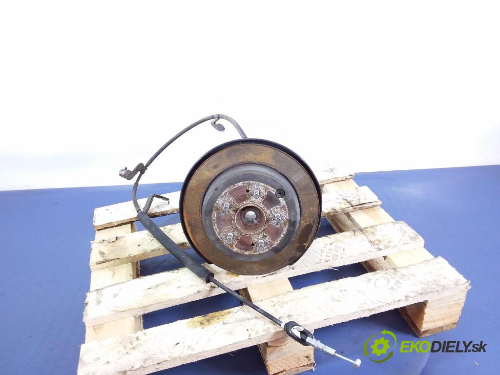 Honda CR-V 2014 Rozbočovač: kola: zad