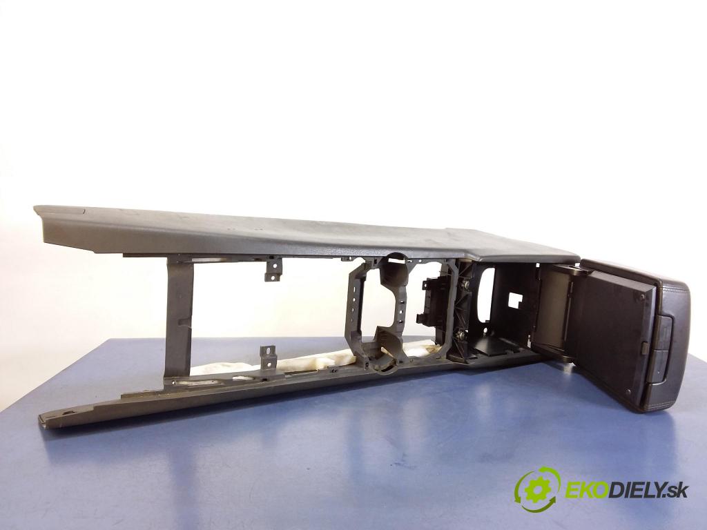 Vw Touareg 2005 tunel Stredný: 7L6863762D