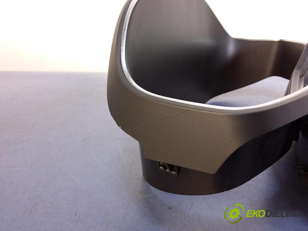 Renault Clio 2020 kryt Plast: Interiéry: 682404332R