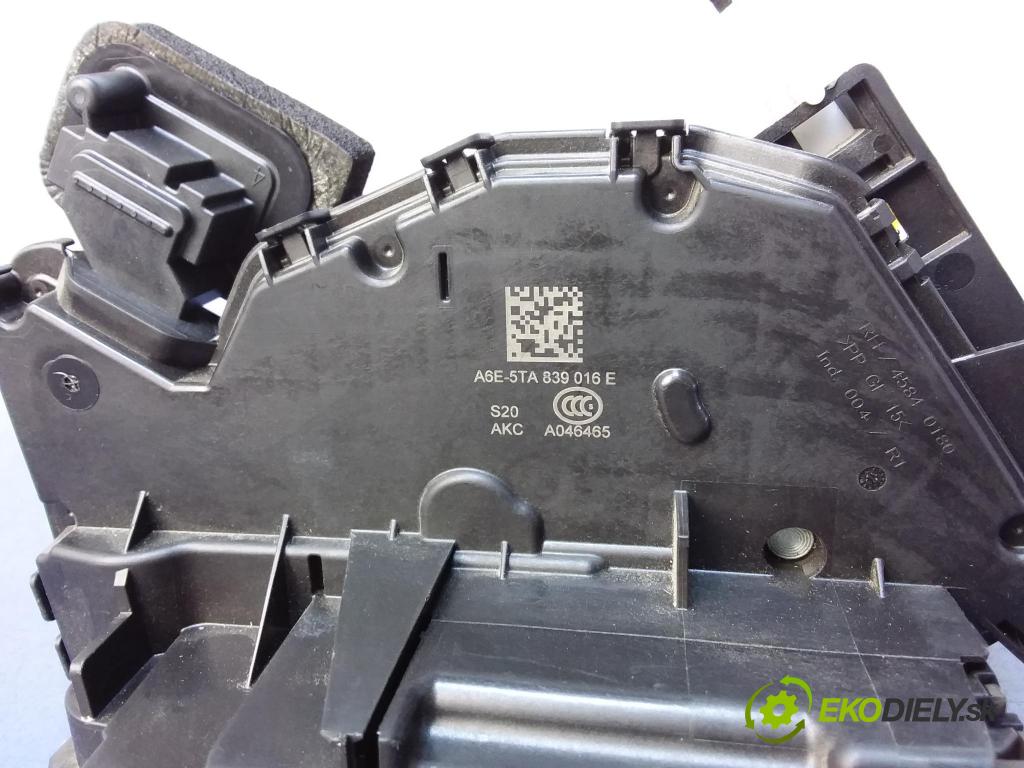Skoda Rapid 2018 zámek dveře Zad: v pravo: 5TA839016E