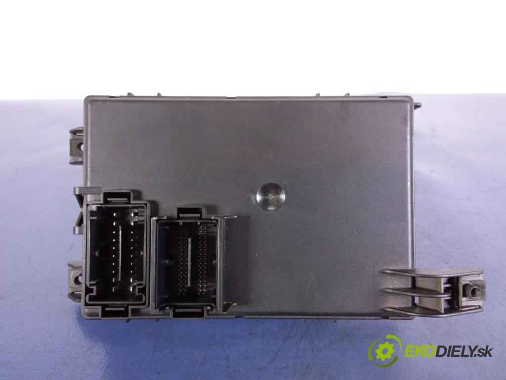 Opel Corsa 2009 skrinka Poistky: 13301560