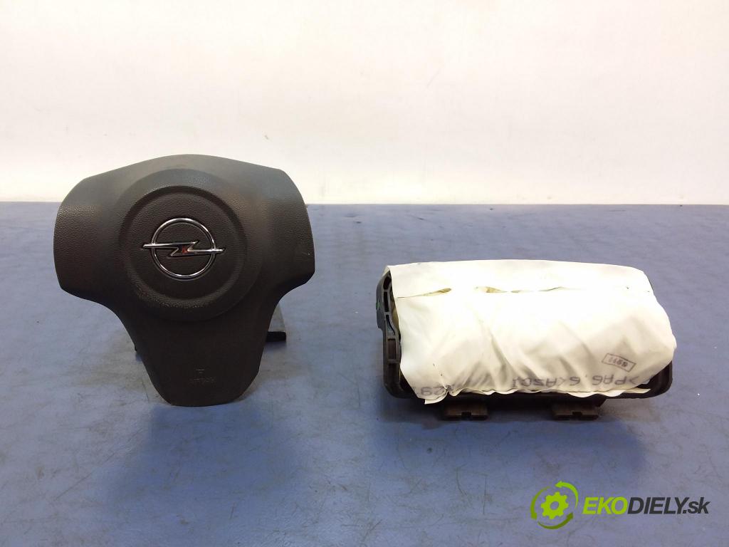 Opel Corsa 2009 kokpit,pristrojová doska