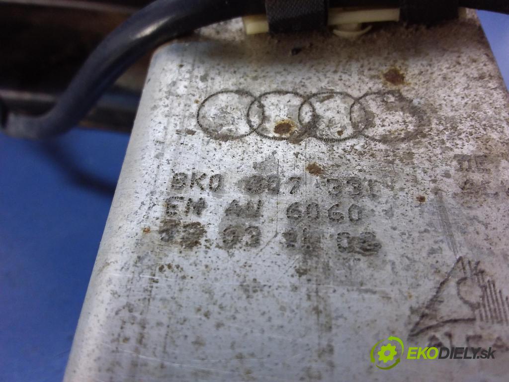Audi A4 2008 výztuha narazník Zad: 