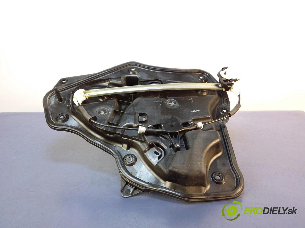 Mazda 6 2016 mechanismus stahování Sklenka: Zad: v pravo: GHP97297X