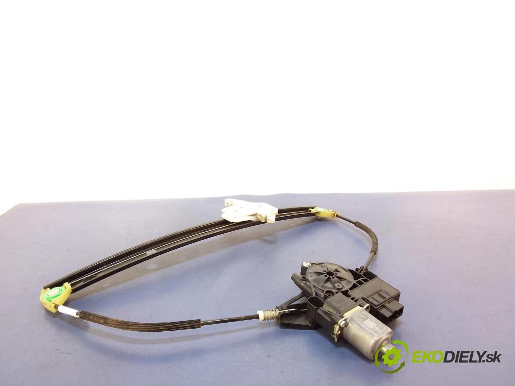 Skoda Octavia 2016 mechanismus stahování Sklenka: Zad: Levý: 5E0839461