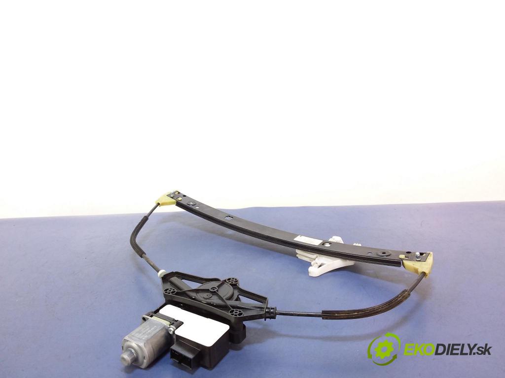 Skoda Octavia 2016 mechanismus stahování Sklenka: Zad: v pravo: 5E0839462