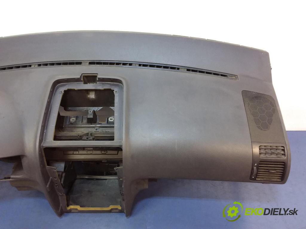 Vw Touran 2007 kokpit,pristrojová doska