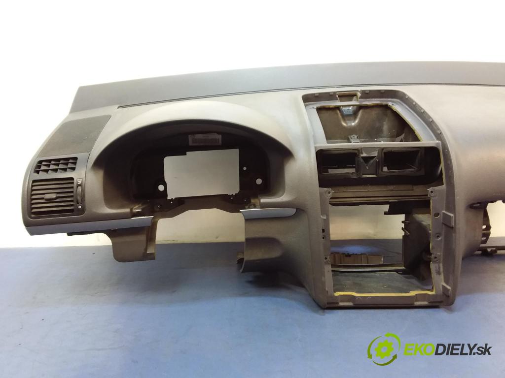 Vw Touran 2007 kokpit,pristrojová doska
