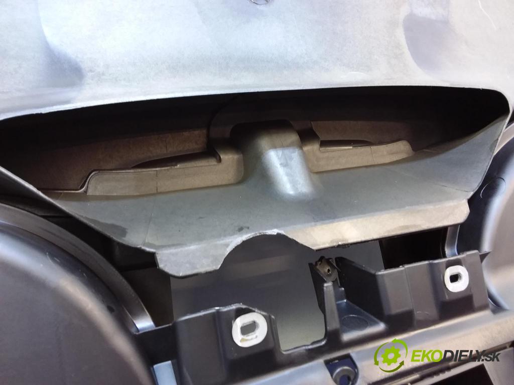 Vw Touran 2007 kokpit,pristrojová doska