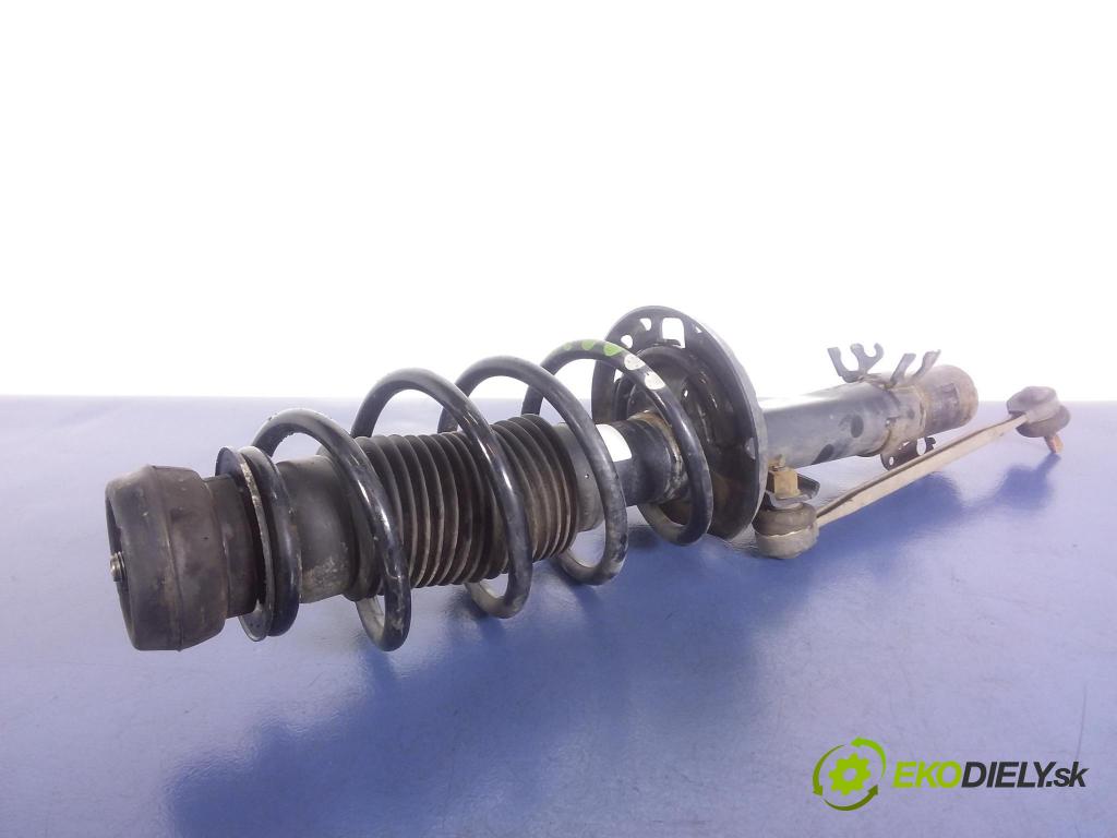 Skoda Rapid 2018 McPerson: Vľavo: